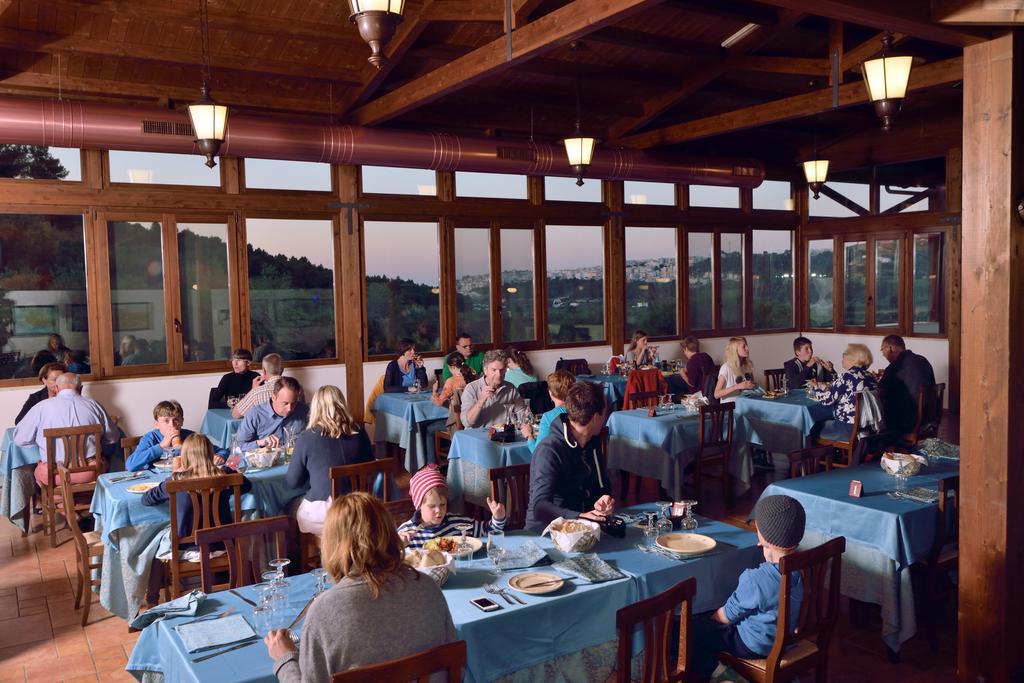 Agriturismo Torre Dei Preti 페스키치 외부 사진